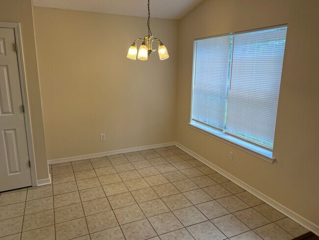 Building Photo - Located in the gated community of Parker's...