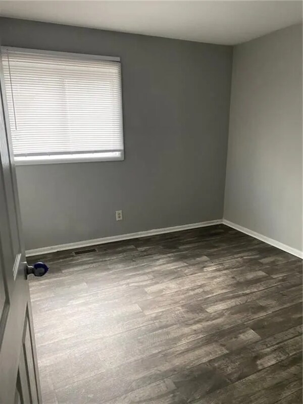 Foto del edificio - 8139 E 37th Pl