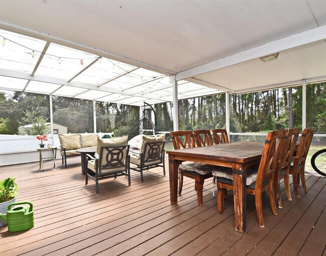 Foto del edificio - 302 Shadydale Ct