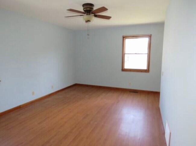Living Area - 509 Harcourt Dr