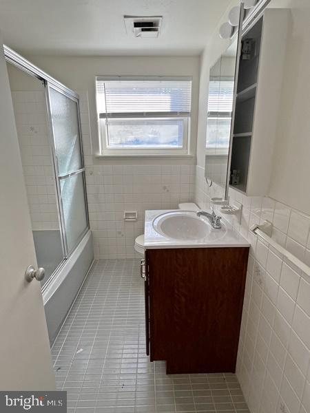 Foto del edificio - 2135 Suburban Rd