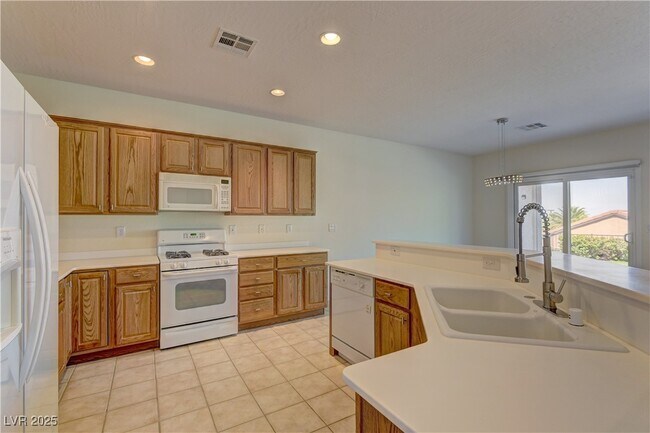 Building Photo - 2576 Chasma Dr