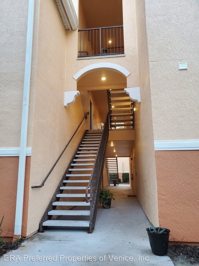 Building Photo - 4134 Central Sarasota Pkwy