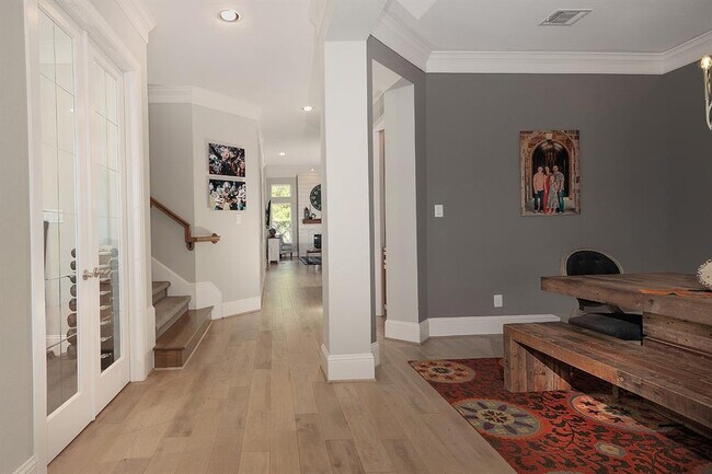 Foto del edificio - 119 E Sawyer Ridge