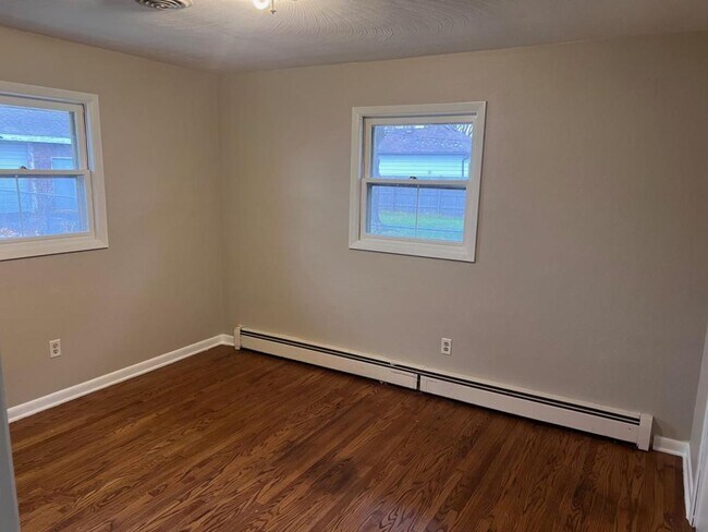 Foto del edificio - 913 Curtis Ave