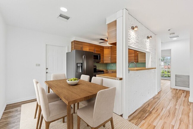 Foto del edificio - 6073 NW 27th St