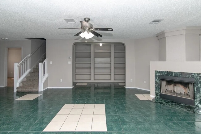 Foto del edificio - Room in House on Heyerdahl Dr