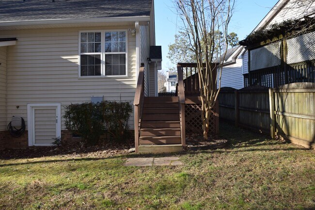 Building Photo - Beautiful 3 bedroom ranch home close to Downtown Cary