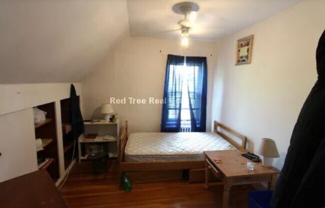Foto del edificio - 140 Brooks St