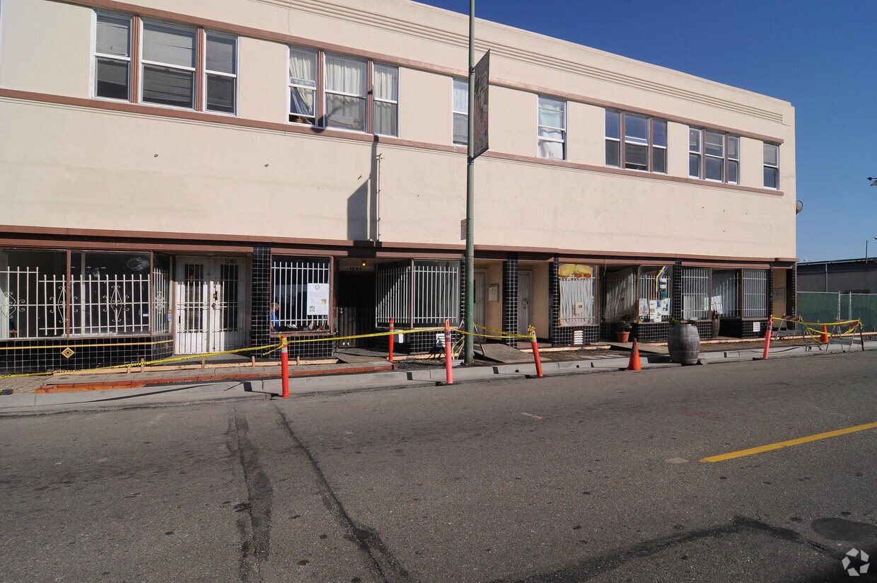 Building Photo - Liberated 23rd Avenue