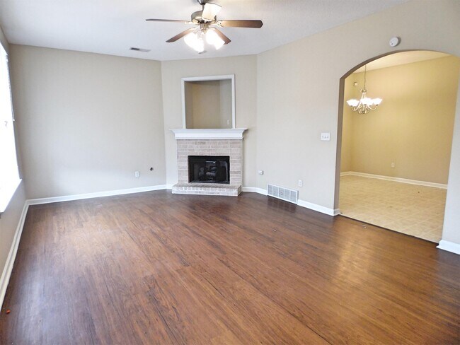 Building Photo - 9100 Cinderhill Cove W