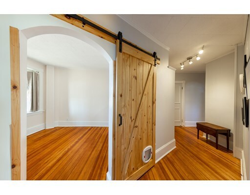 Building Photo - 138 Main St