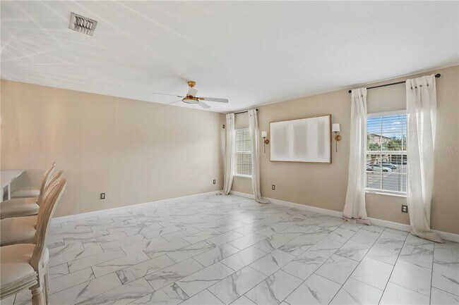 Foto del edificio - 717 N Rome Ave