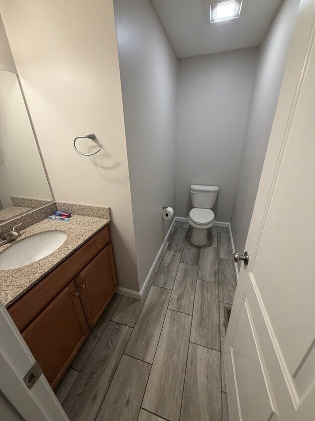 Foto del edificio - 1142-1144 Boston Road