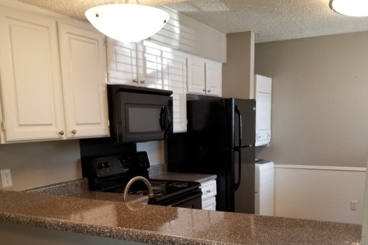 Primary Photo - 1401 Tennis Dr