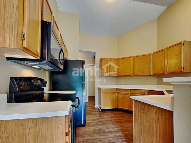 Building Photo - 8749 Trumpeter Dr