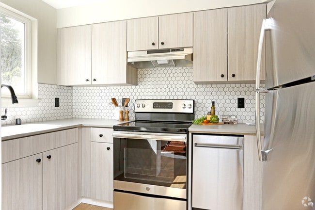 Building Photo - Parkside Browne's Addition