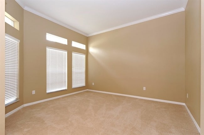 Building Photo - 22744 Robins Nest Ct