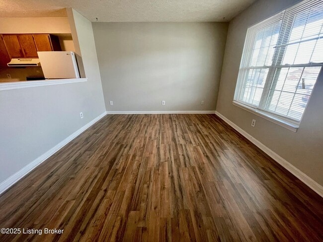 Foto del edificio - 3414 Burkland Blvd