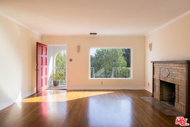 Building Photo - 3307 Madera Ave