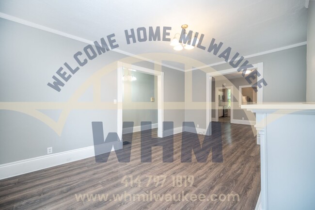 Building Photo - AVAILABLE NOW! Welcome Home to this Beauti...