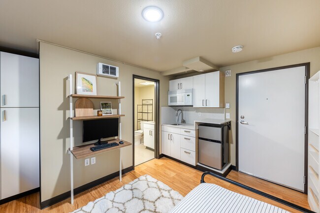 Building Photo - Aubrey Studios