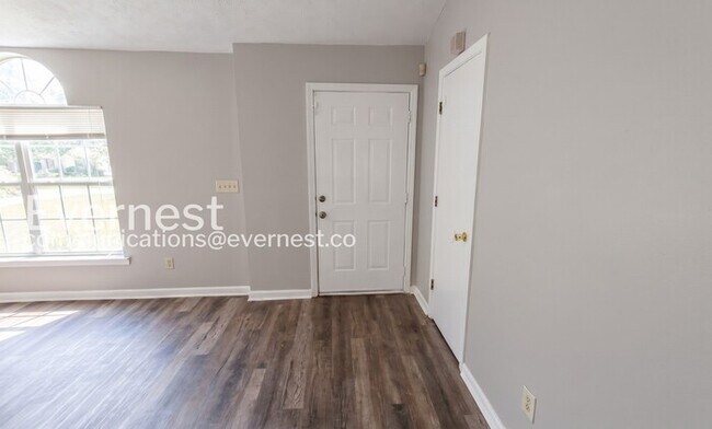 Foto del edificio - 3828 Landgraf Cove