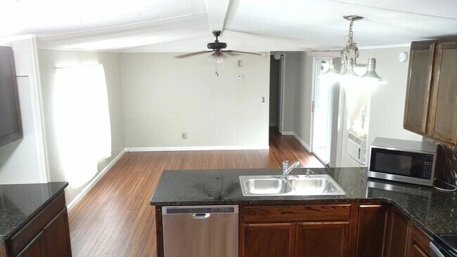 Foto del edificio - 427 White Oak Way