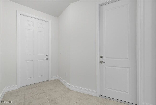 Foto del edificio - 7757 Bristol Cir
