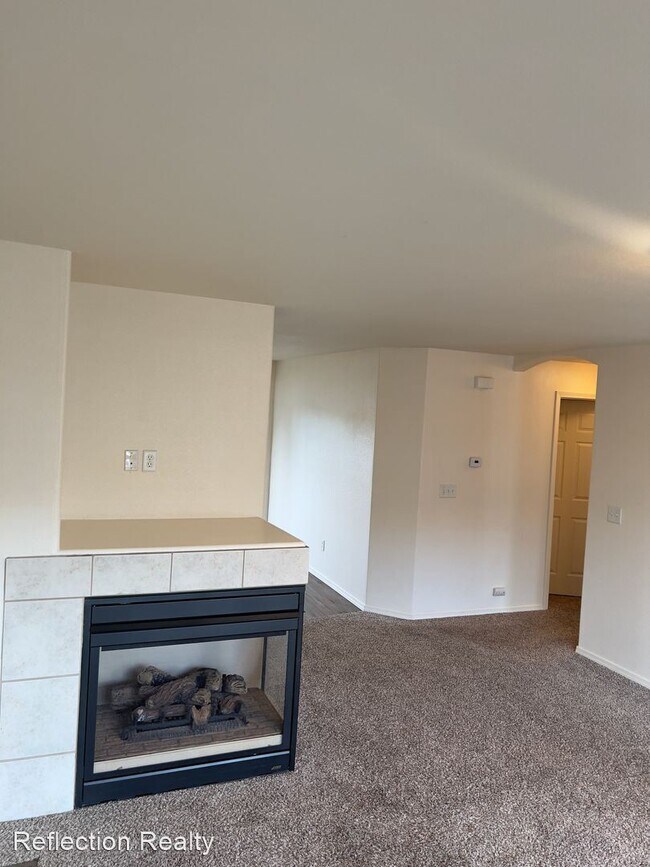 Building Photo - 3 br, 2 bath House - 4887 Rusty Nail Pt #101