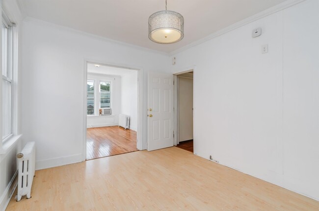 Building Photo - 309 Cator Ave