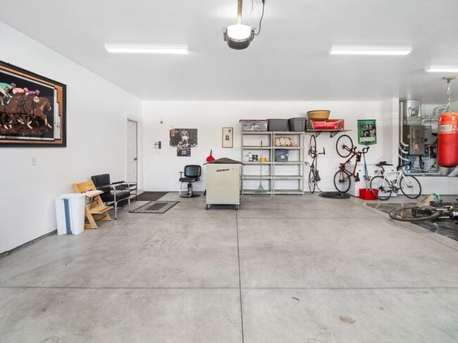 Building Photo - Luxury 3-Bed, 2-Bath Home with Spa Ameniti...