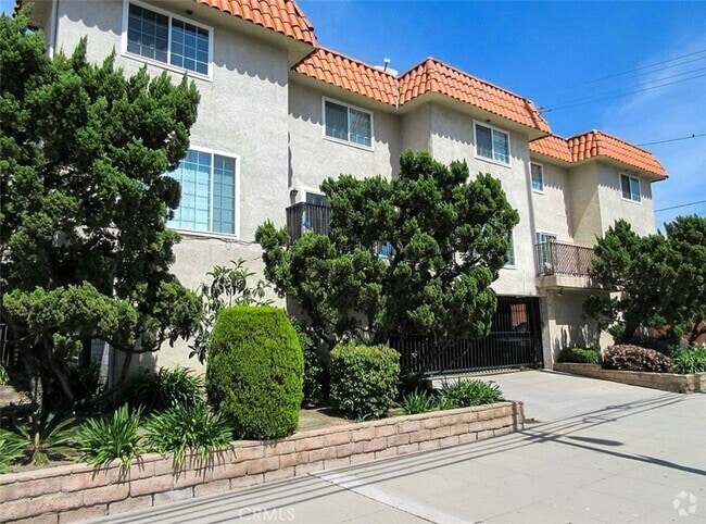Building Photo - 315 W Alameda Ave
