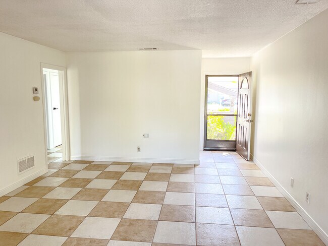 Building Photo - 4077 Lively St