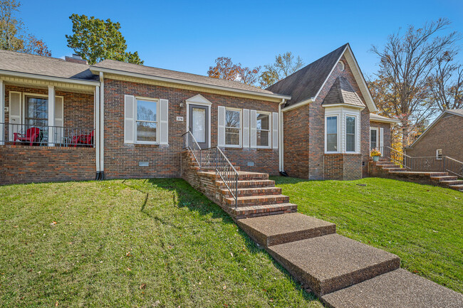 Foto del edificio - 378 Hermitage Ave