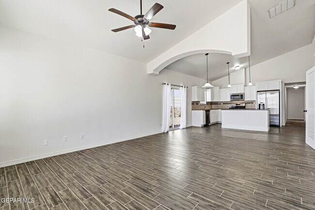Foto del edificio - 13659 Everingham St