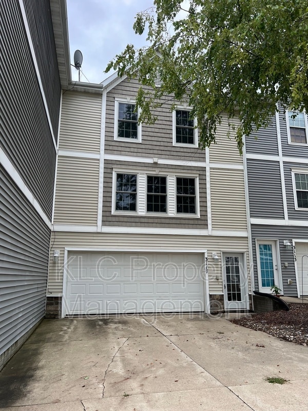 Building Photo - 3117 SW Sharmin Ln