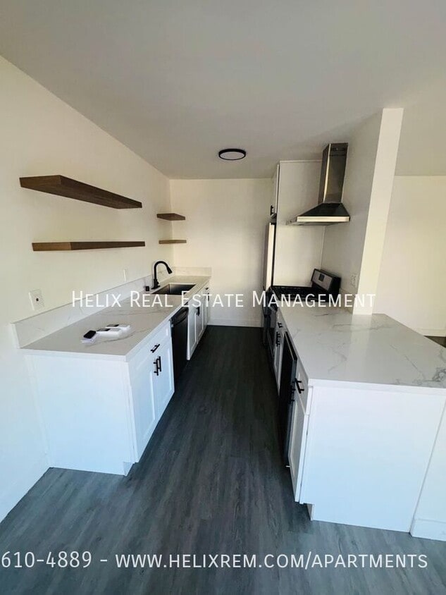 Primary Photo - 160 N Holliston Ave
