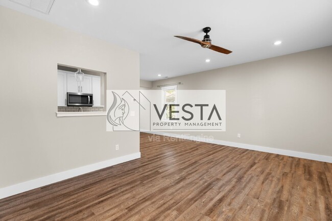 Building Photo - 113 Stone Dr