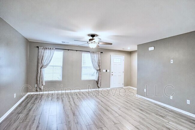 Building Photo - 108 Castlebrook Dr