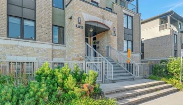 Front Entrance - 270 Titanium Private