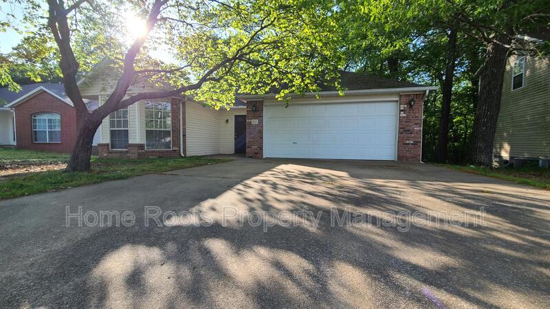 Primary Photo - 1606 Cresent St
