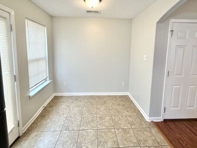 Building Photo - Affordable renovated 4BR home near Hacks Cross & 385