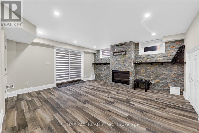 Building Photo - 90 Colonial Ave