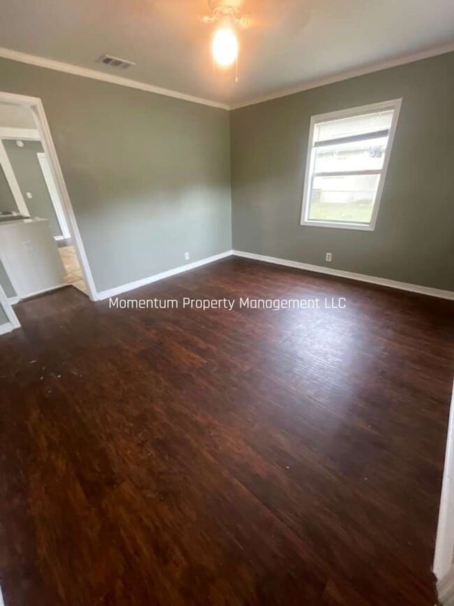 Building Photo - 1124 N Brunnell Pkwy