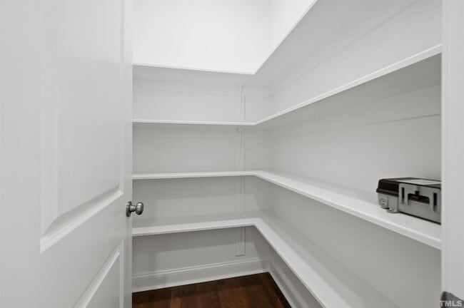 Foto del edificio - 2917 Early Planting Ave