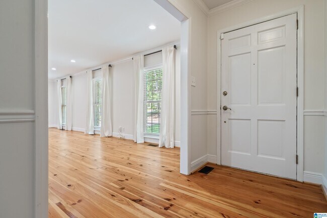 Foto del edificio - 3708 Northcote Dr.