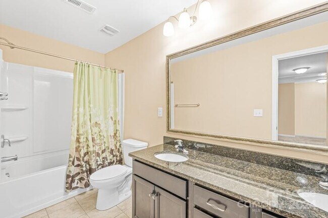 Building Photo - 8813 Douglas Palace Ct
