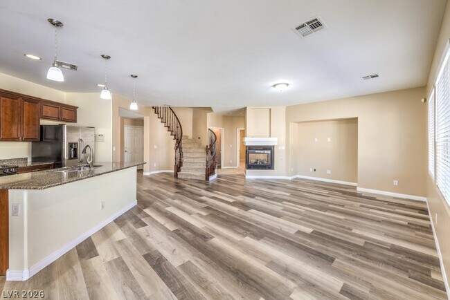 Foto del edificio - 8229 Sawmill Falls St
