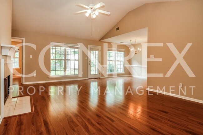 Building Photo - Gorgeous 3 Bedroom Ranch in Evans!